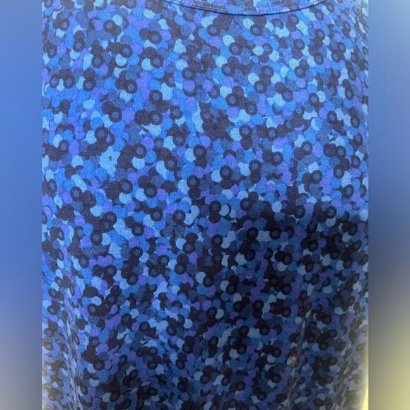 🐘 Lularoe T-shirt - Picture 4 of 4